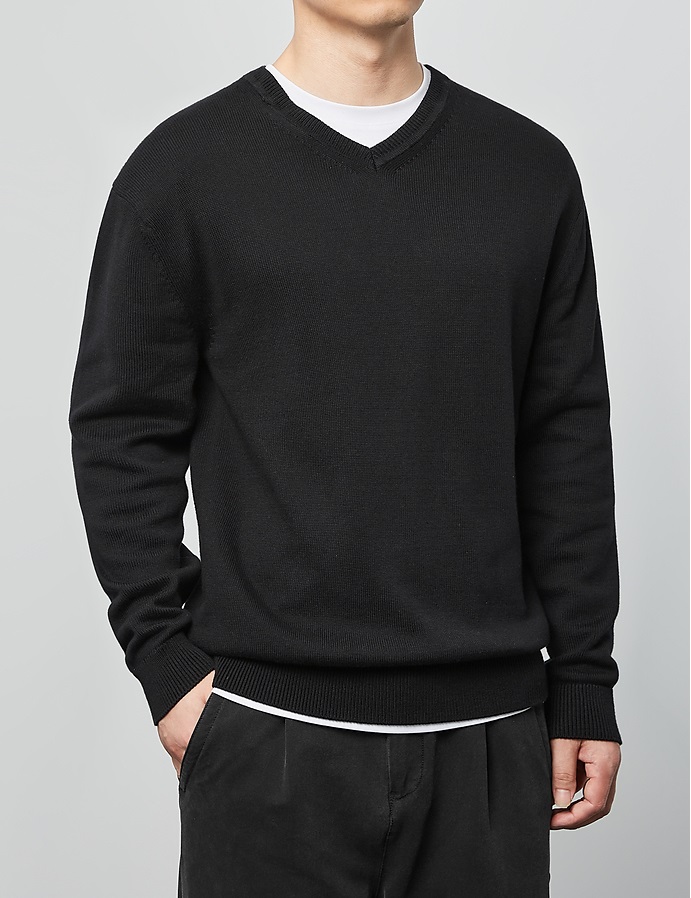 Hans V-neck knit