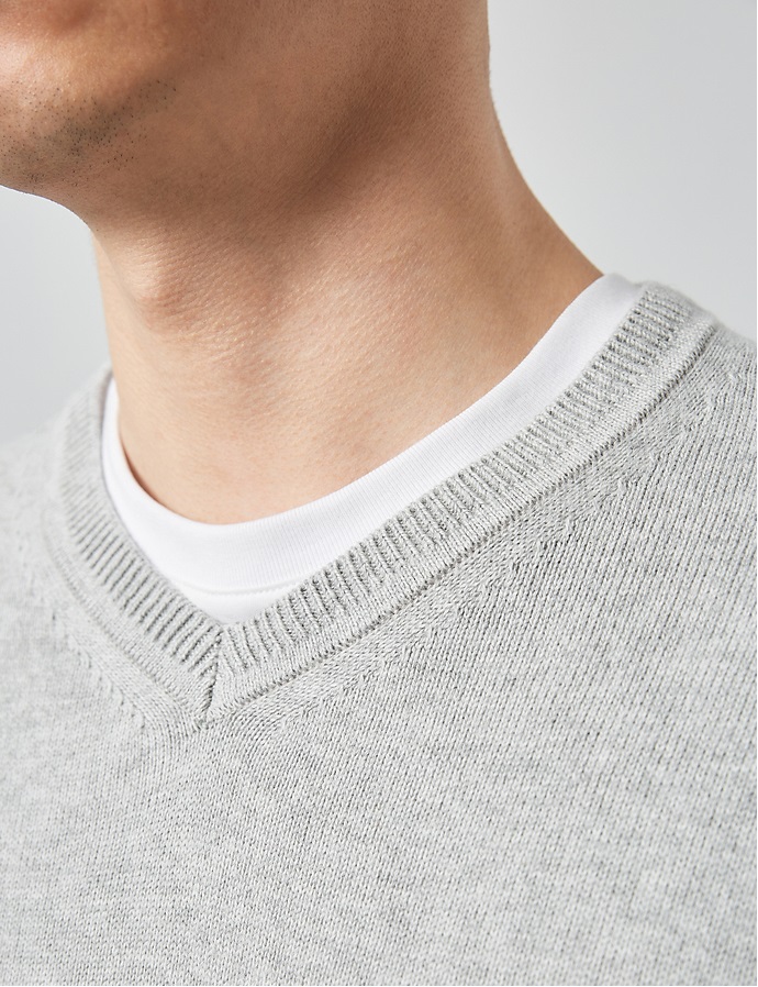 Hans V-neck knit