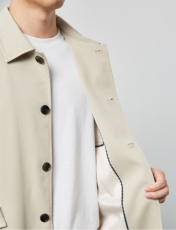 Austra ecru trenchcoat